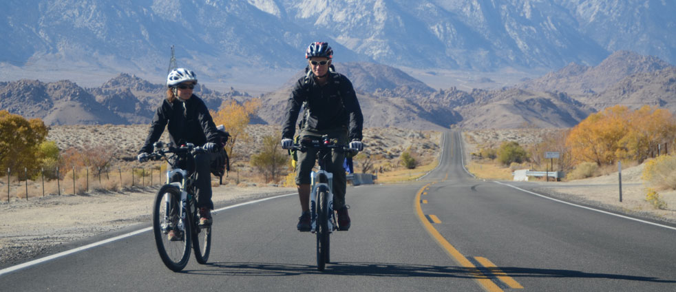 highway-to-death-valley-on-bicycle